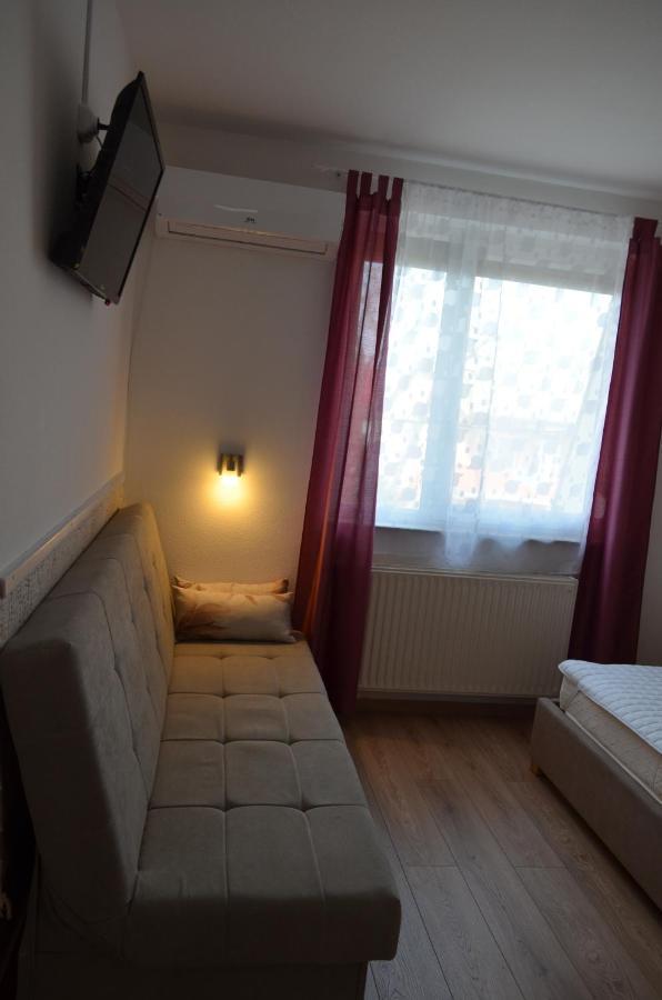 Gázláng Apartman Hajduszoboszlo Ngoại thất bức ảnh
