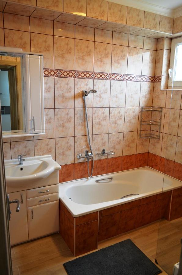 Gázláng Apartman Hajduszoboszlo Ngoại thất bức ảnh