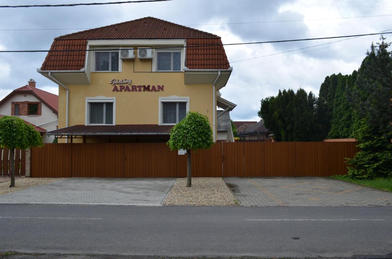 Gázláng Apartman Hajduszoboszlo Ngoại thất bức ảnh